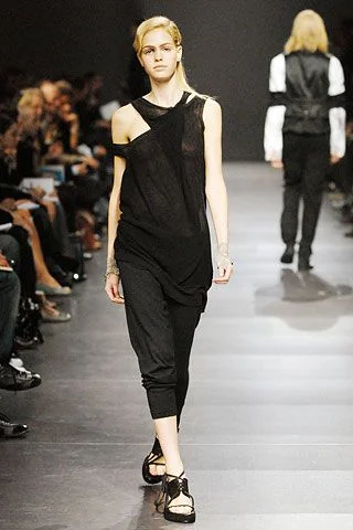 Look 10